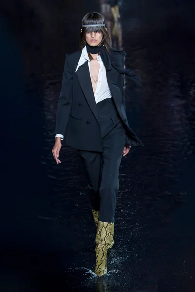 Look 1